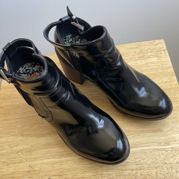 Rocket Dog Women's Reese Boxed In Pu Ankle Bootie 8.5 Black - Picture 2 of 12